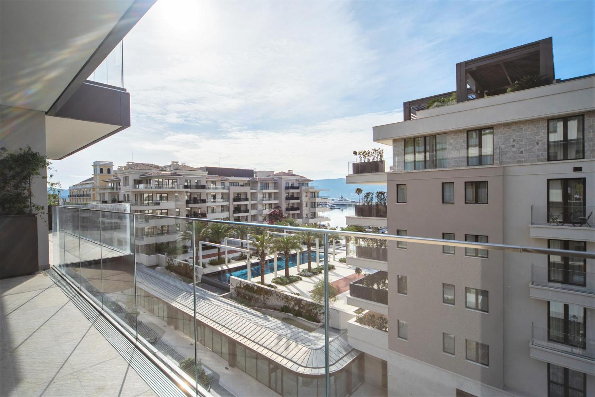 Porto Montenegro Residences Tivat Exteriör bild